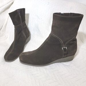 LA CANADIENNE Waterproof Suede Ankle Bootie Square‎ Toe Low Wedge Brown Size 10